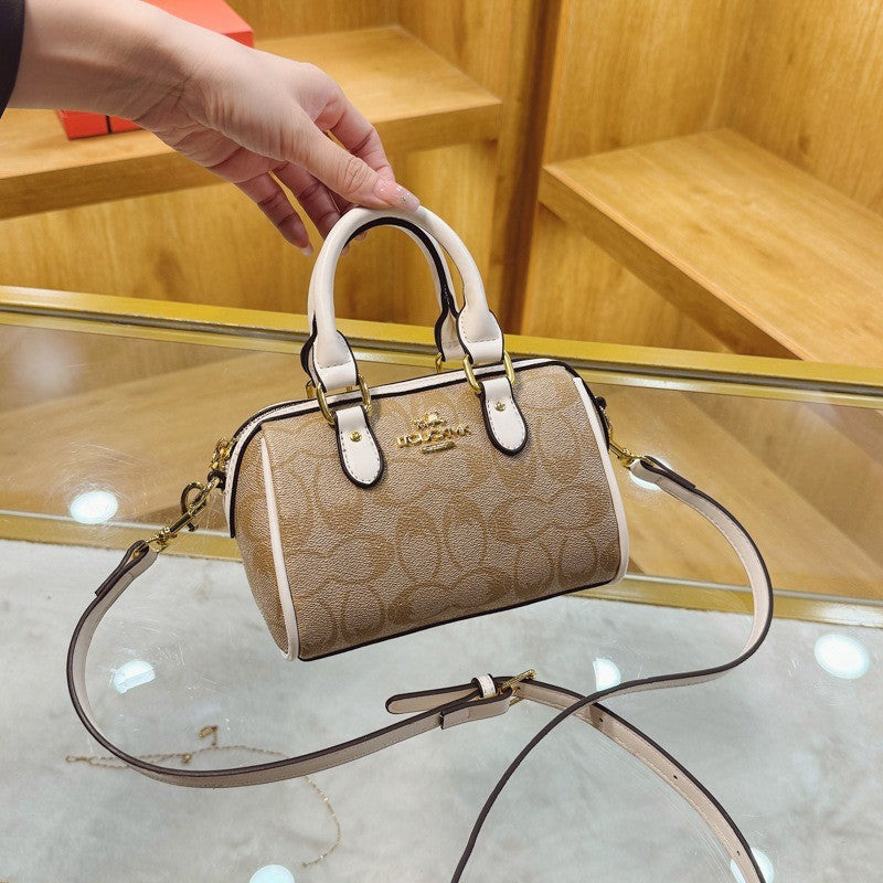 Classic Retro Boston New Small Bag Casual and Versatile Temperament Good Look Popular Hot Style Crossbody Bag