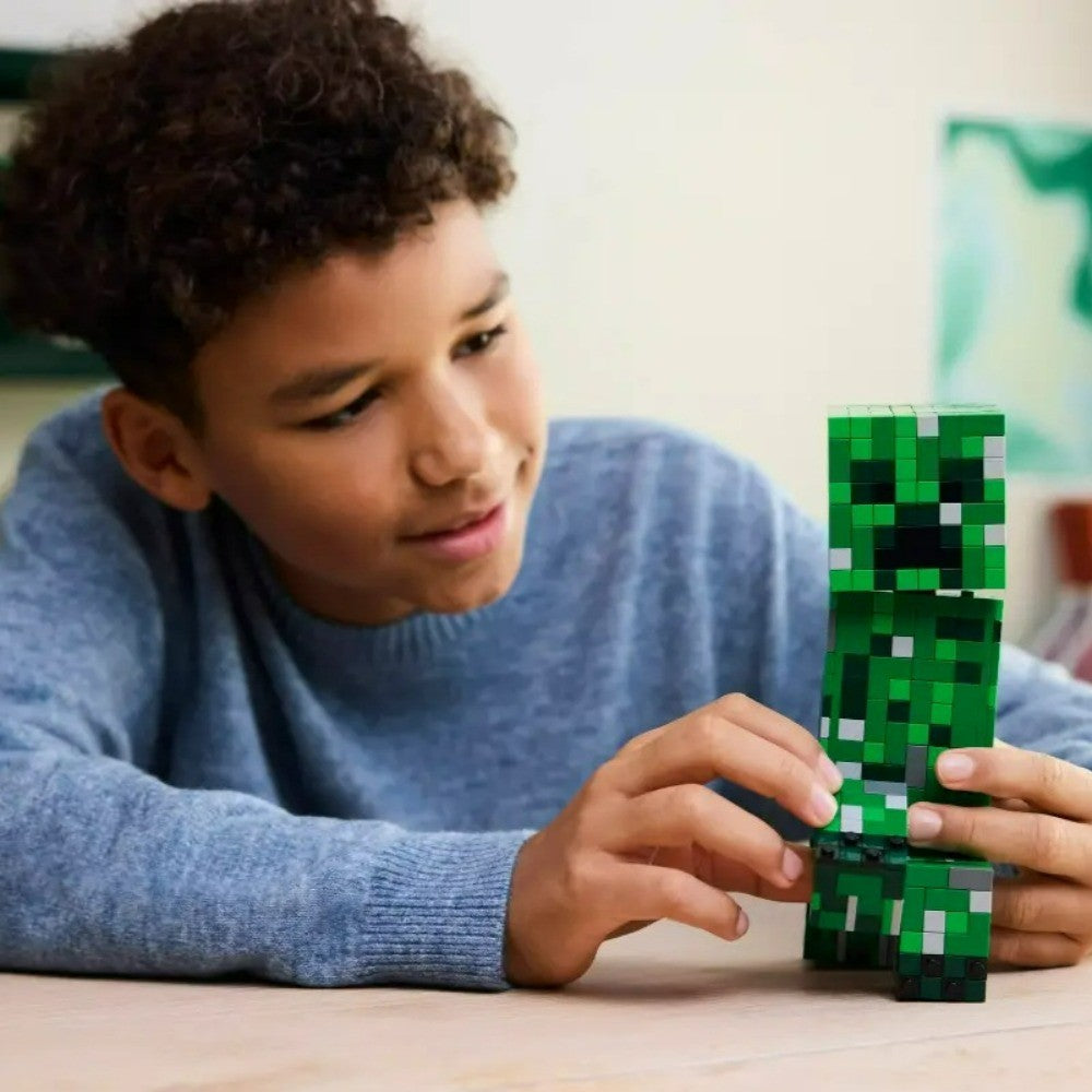LEGO® Minecraft® The Creeper™ 21276 Minifigura de Creeper e um Brinquedo de TNT Montável de Presente para Crianças a Partir de 10 Anos 665 Peças
