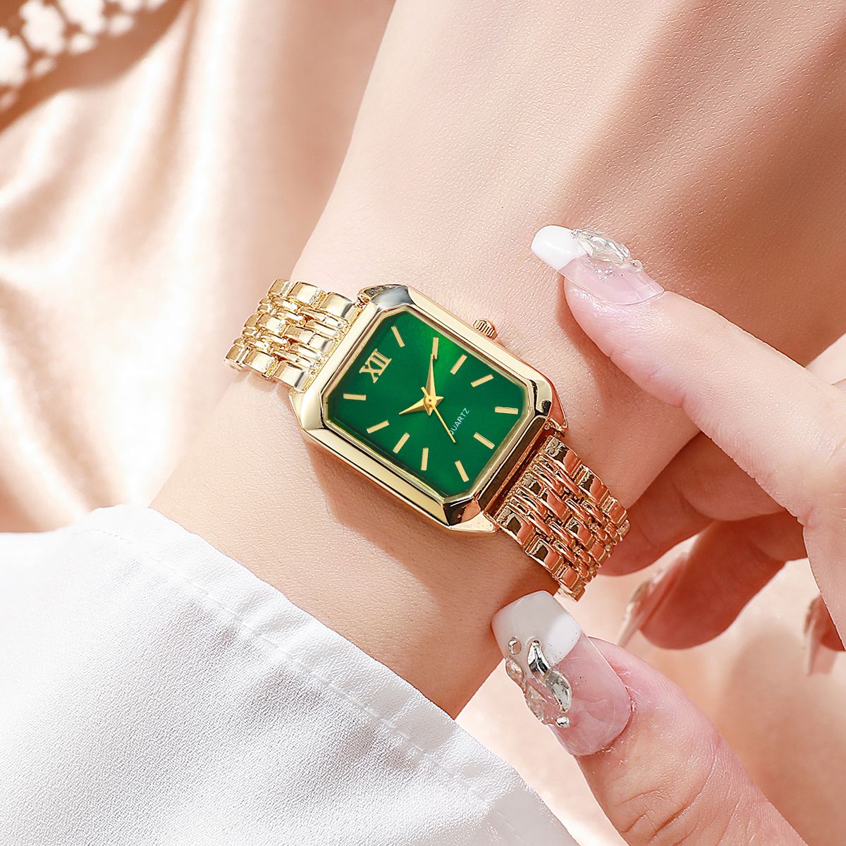 Elegant Women Quartz Watch Fashion Rectangle Analog Wristwatches Reloj Mujer Girls Clock Gift?Without Box?