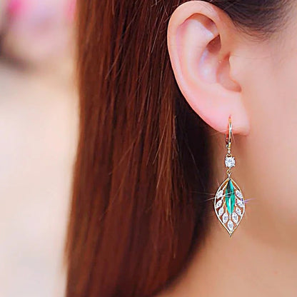 Brincos de Folhas Douradas com Cristal Verde para Mulheres Acessórios Diários de Individualidade Presentes de Joias para o Dia dos Namorados Aniversário