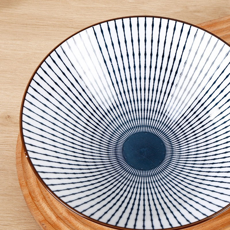 Tigela de chapéu japonesa e coreana de 8 polegadas Tigela de macarrão instantâneo vermelha de cerâmica para casa Tigela de sopa grande tigela de chifre cor sob esmalte