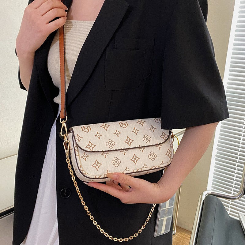 Fashionable retro printed small square bag; versatile single shoulder bag; crossbody bag under the arm.