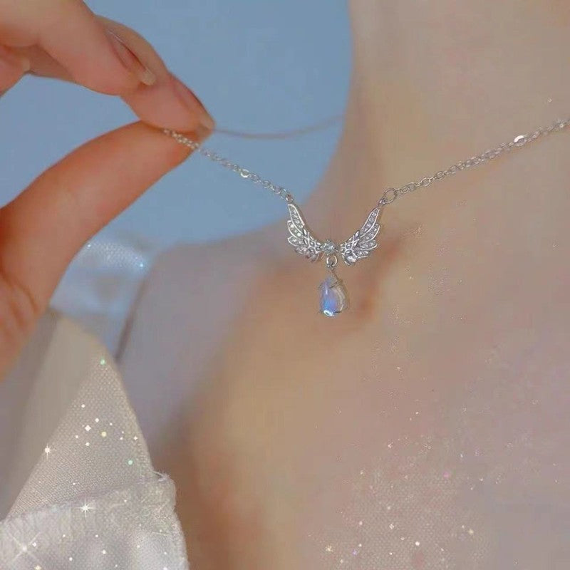 Colares com Pingente em Forma de Coração e Asas de Anjo Cor Prata Zircônia Cúbica 5A Estilo Minimalista Corrente na Clavícula Joias Femininas e para Meninas