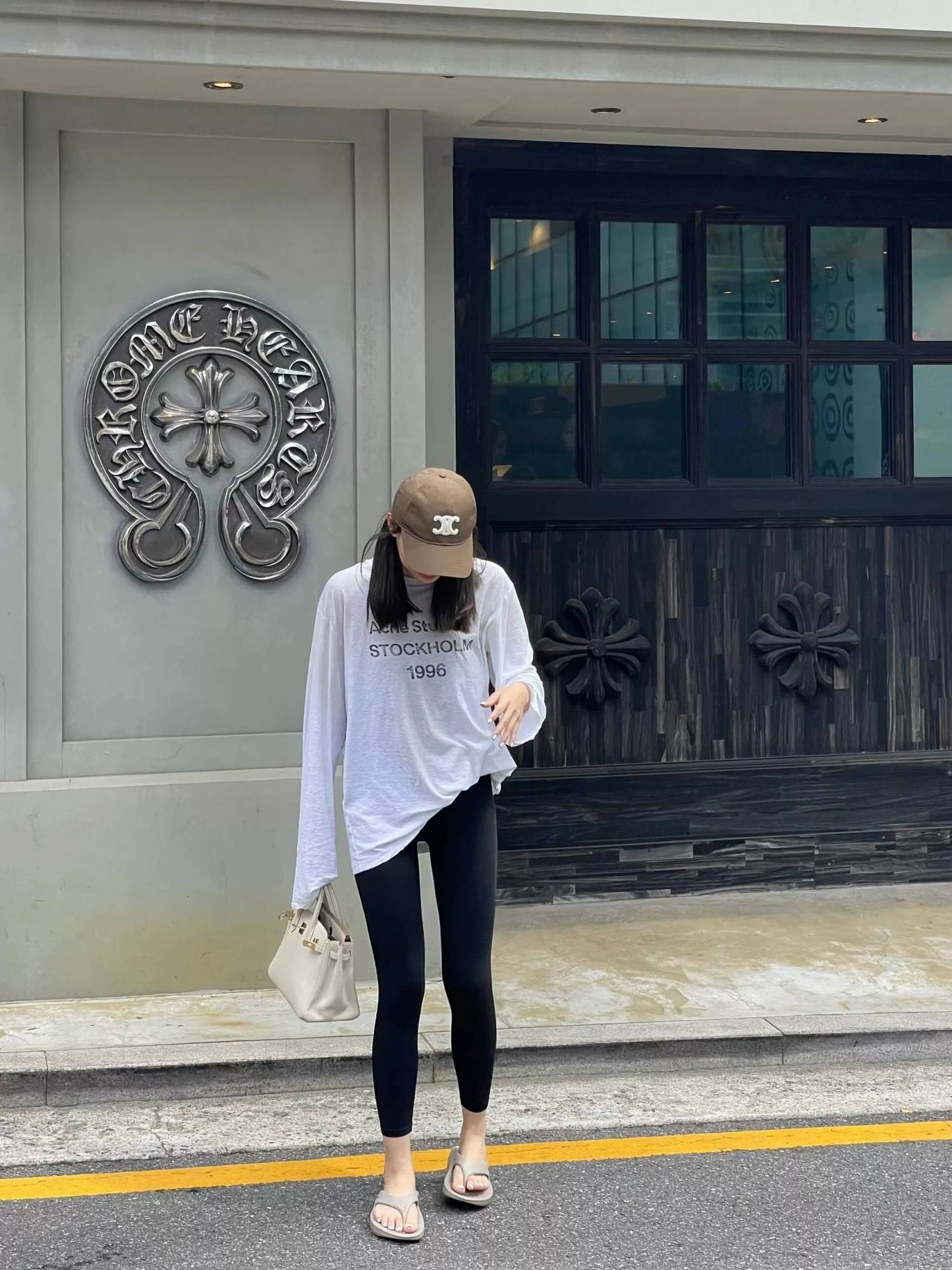 OOFOS NEW Sandals - Lightweight Recovery Shoes Slippers Men Women Soft Bottom Indoor Home Slides Sandals Light Beach Shoe