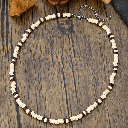 Colar Masculino Artesanal de Contas de Madeira e Argila Colar Fashion Vintage Africano de Contas Brancas para Homens Colar de Surfista de Praia Joias Tribais
