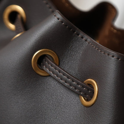 2025 Bolsa de Ombro Feminina de Alta Qualidade Famosa Marca Nova Bolsa de Mão de Couro Genuíno Carteira de Corrente Dourada de Designer de Luxo Feminina