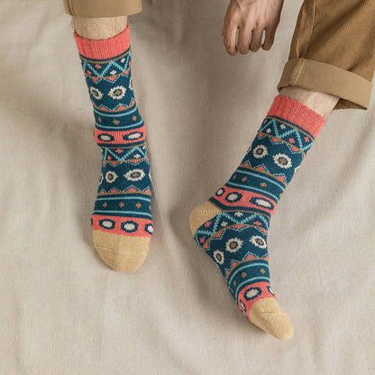 5 Pairs New Man Women Thick Winter Warm Socks Retro Style Dot Wave Pattern Couple Models Free Size
