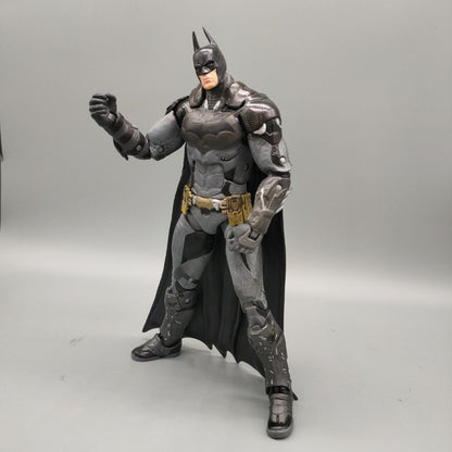 Boneco de Ação DCC Collectibles Ark-ham Knight Bat-Hero Armored 7" Sem Embalagem