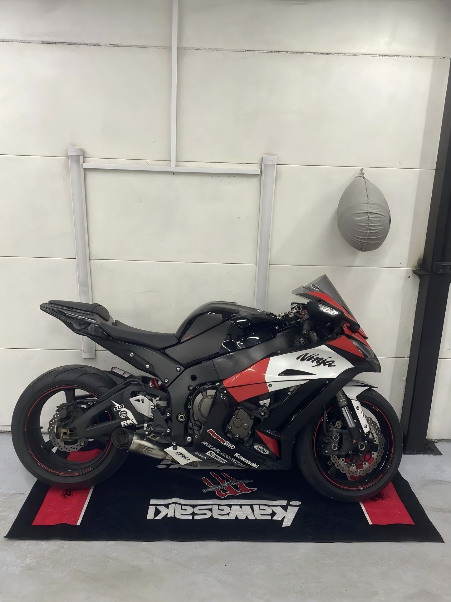 Garage Mat Motorcycle Carpet Racing Cool Moto Display Kawasaki Carpet for Kawasaki Motorcycle Area Rug Anti-slip Floor Decor Rug