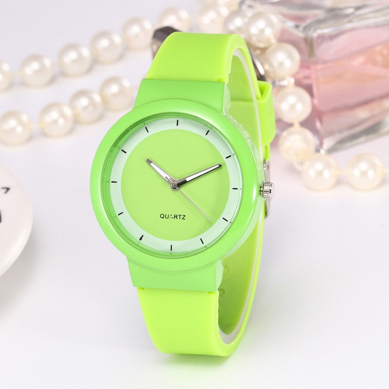 Cross border New Geneva Simple Casual Candy Color Silicone Watch Fashion Male and Female Student Couple Performance Goods