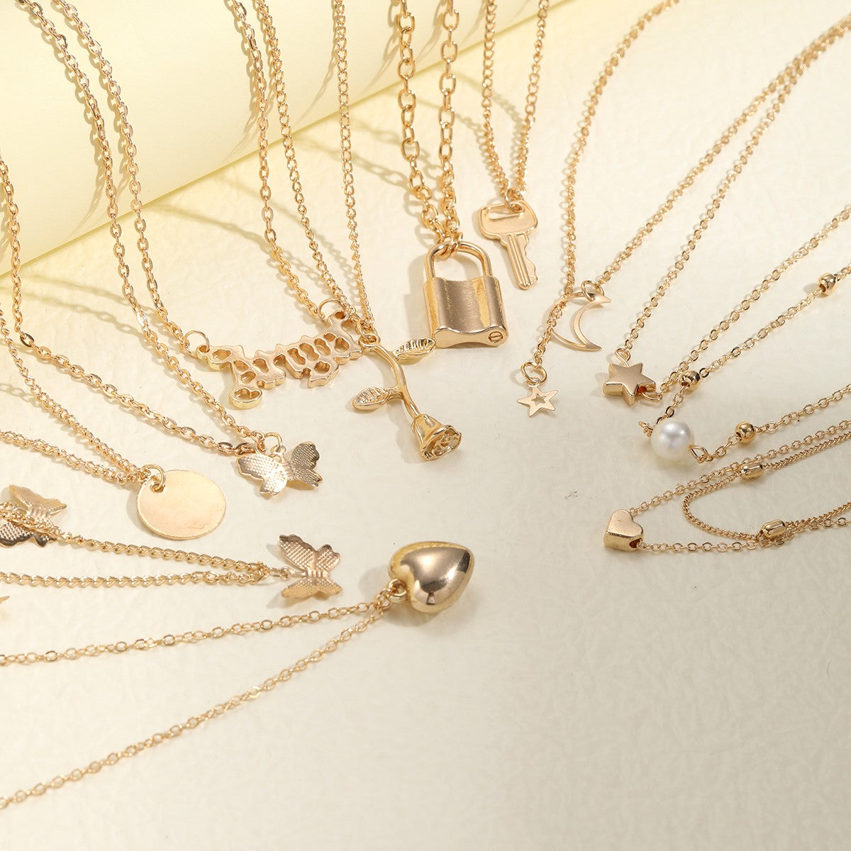 9 Peças Colares Simples Tipo Choker para Mulheres Moda Coração Amor Estrela Pingente Colar Camadas Joias Presente Europeu e Americano 2024