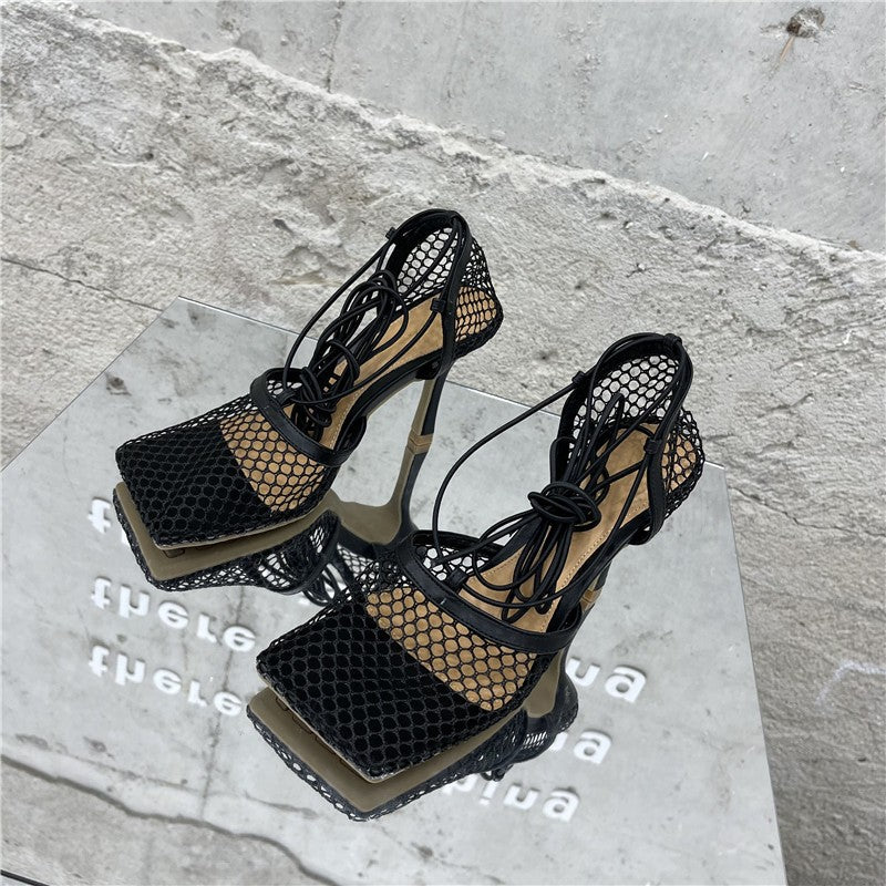 Sandália Scarpin Sexy de Salto Fino com Bico Quadrado Feminina Transpassada de Amarrar Vazada Ocada Vestido Sapatos Zapatos Mujer