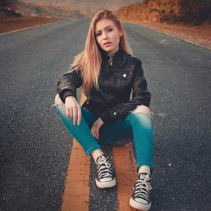 Autumn and Winter Women's Motorcycle Leather Jacket Short Hooded Detachable Hood Jacket Slim Fit Plus Suede Leather Jacket Women