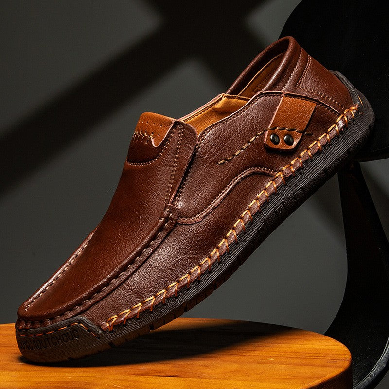 Novos Sapatos Masculinos de Couro Feitos à Mão Casuais Confortáveis Mocassins Masculinos de Couro Slip On Sapatilhas Masculinas Venda Quente Calçados para Caminhada ao Ar Livre