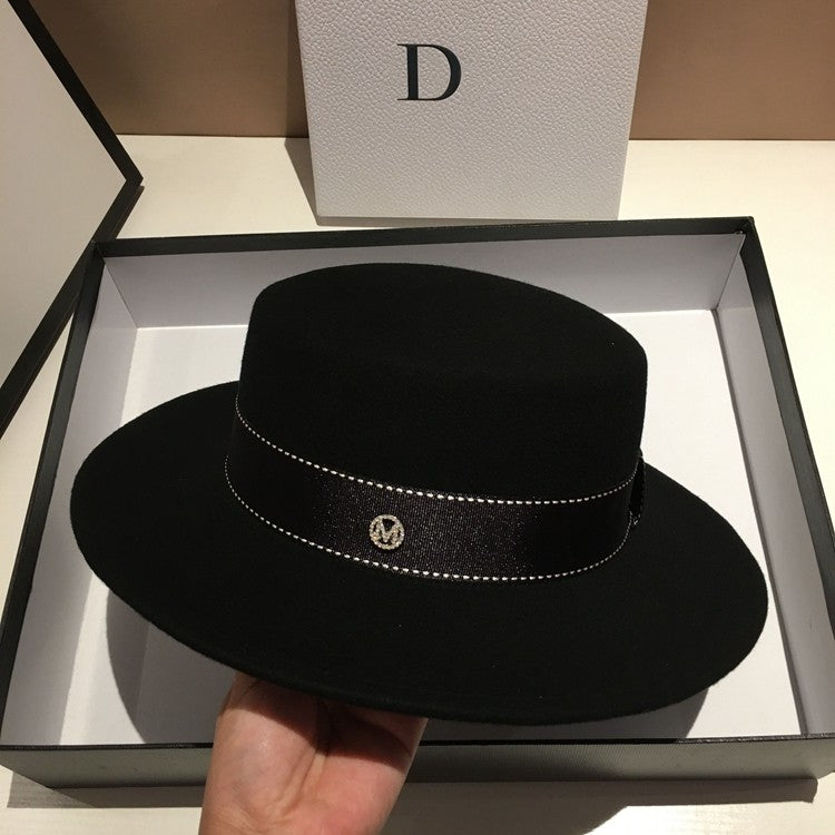 Chapéu Fedora de Lã com Aba Larga e Topo Chato nas Cores Neutras Preto e Branco para Uso Casual Unissex de Outono Inverno Masculino e Feminino