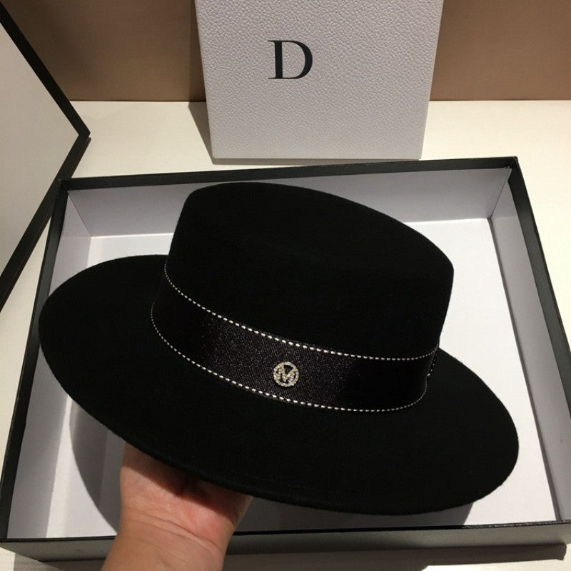 Chapéu Fedora de Lã com Aba Larga e Topo Chato nas Cores Neutras Preto e Branco para Uso Casual Unissex de Outono Inverno Masculino e Feminino