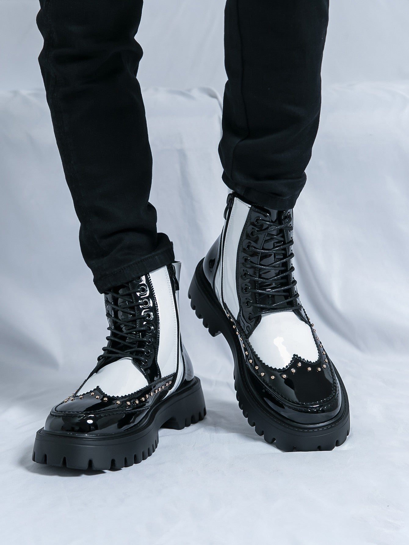 Fashion Rivet Designer Men Boots Motorcycle Pointed Toe Luxury Middle Ankle Short Leather Boots Men Punk Business Dress Shoes