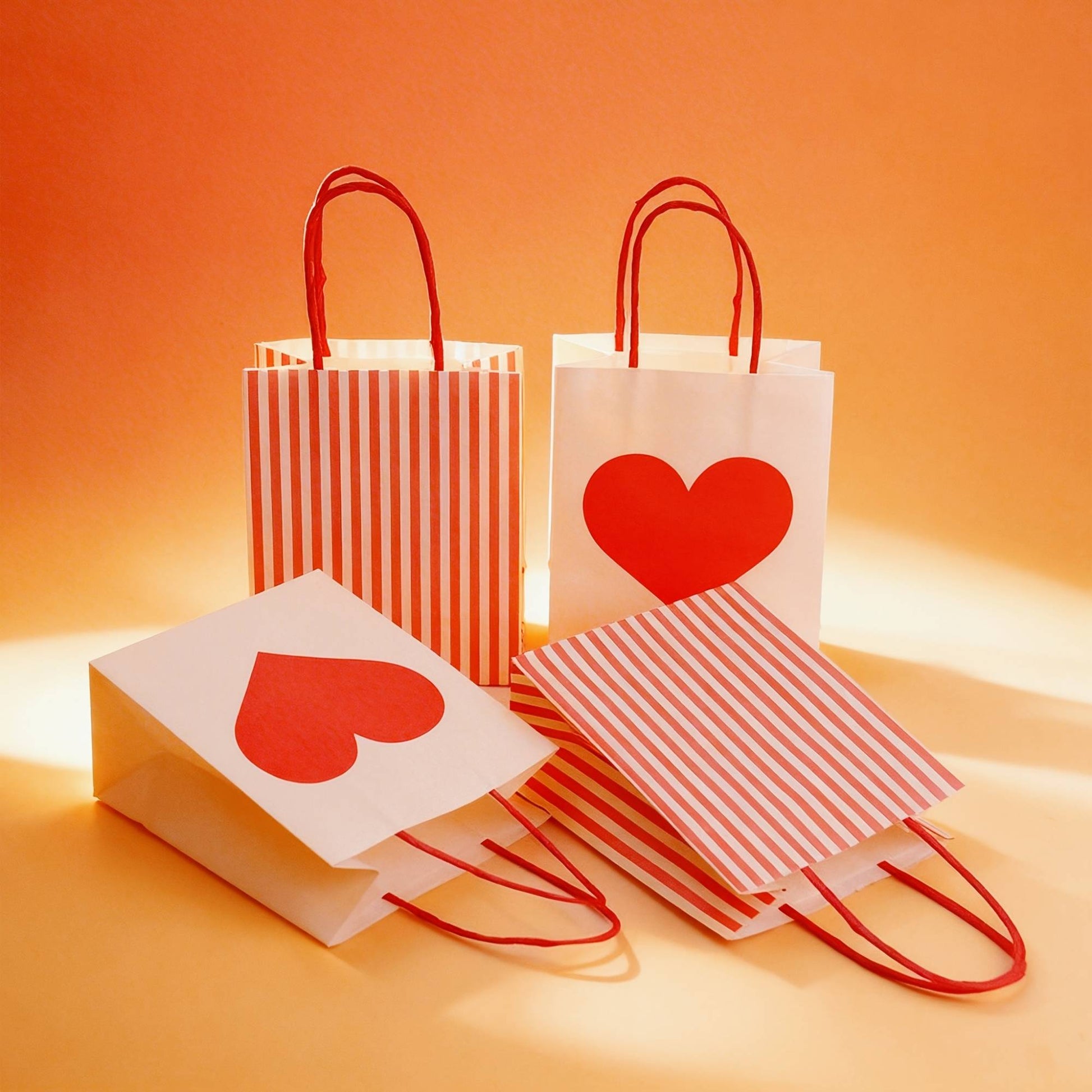 10Pcs Party Gift Bags Heart Candy Goodie Favor Kraft Paper Bags with Handles Gift Wrap for Birthday Wedding Anniversary Dating