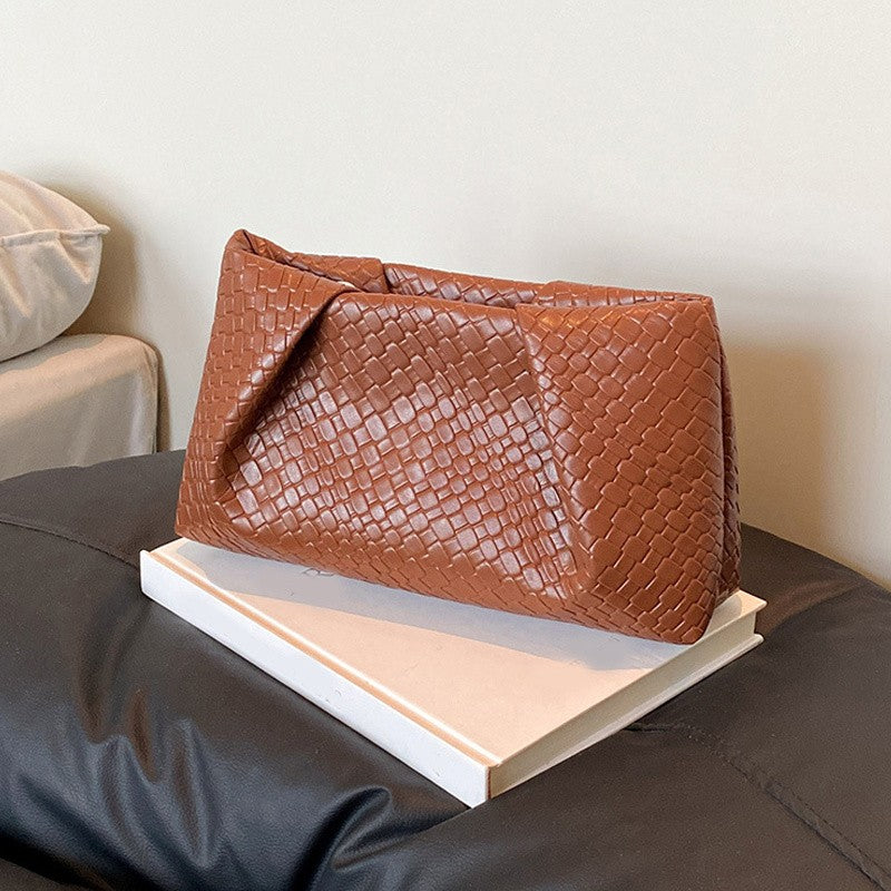 Large Capacity Shoulder Bag New Fashion Popular Woven Commuter Simple Clutch Bags Retro Evening Phone Pocket