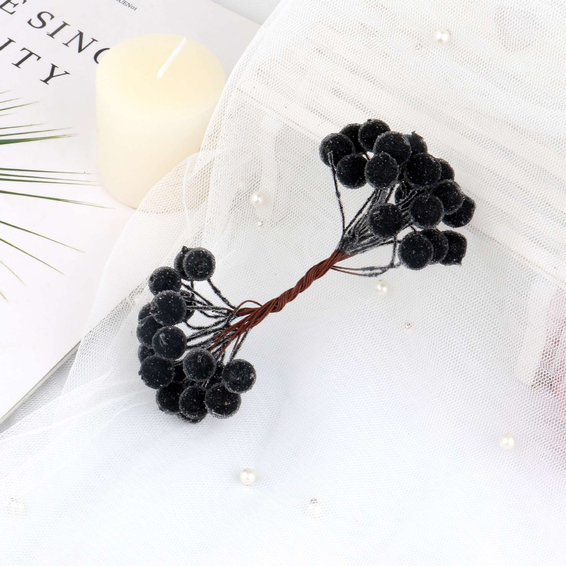 40pcs Mini Christmas Frosted Artificial Berry Vivid Red Holly Berries Wedding Party Decoration Artificial Flowers Home Decor