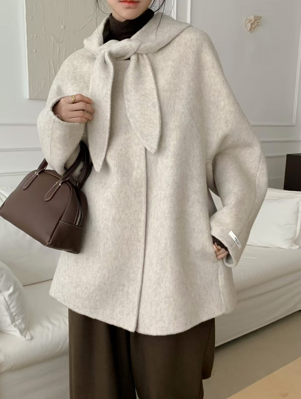 Korean Sle Woolen Coat Women's Chic Temperament Sweet Bow Tie Collar Hooded Warm Woolen Coat Long Sve Mid-Length