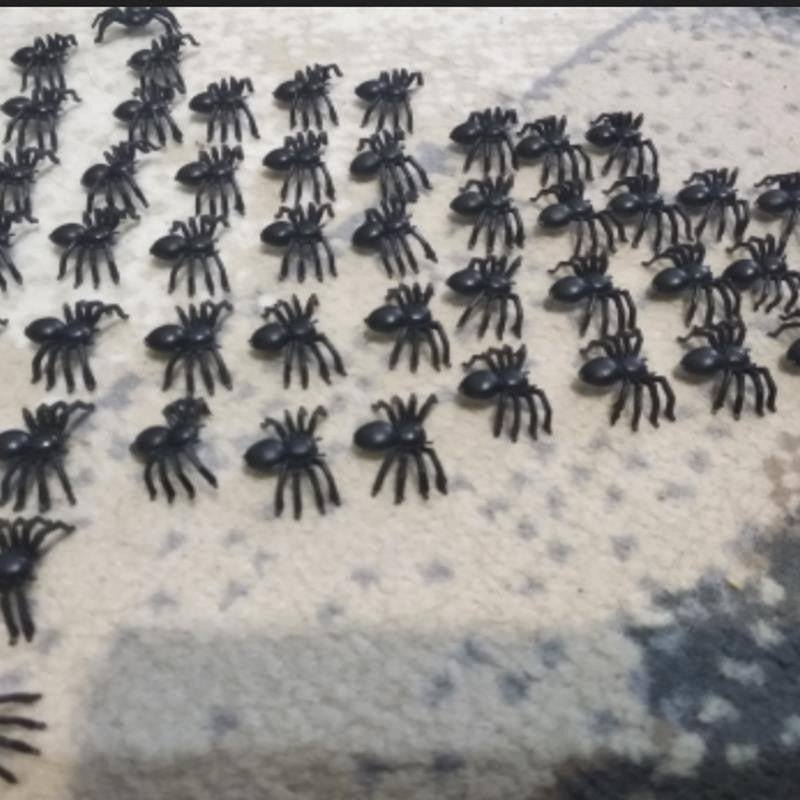 50Pcs Plastic Black Spider Trick Toys Halloween Haunted House Prop Decorations Christmas Children'S Day Gift 2025