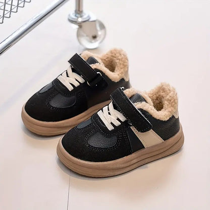 Boys Girls Winter Warm Shoes for Kids Sports Sneakers Fleece-Lined Soft Rubber Sole Anti Slip Retro Frosted Leather Casual Shoes