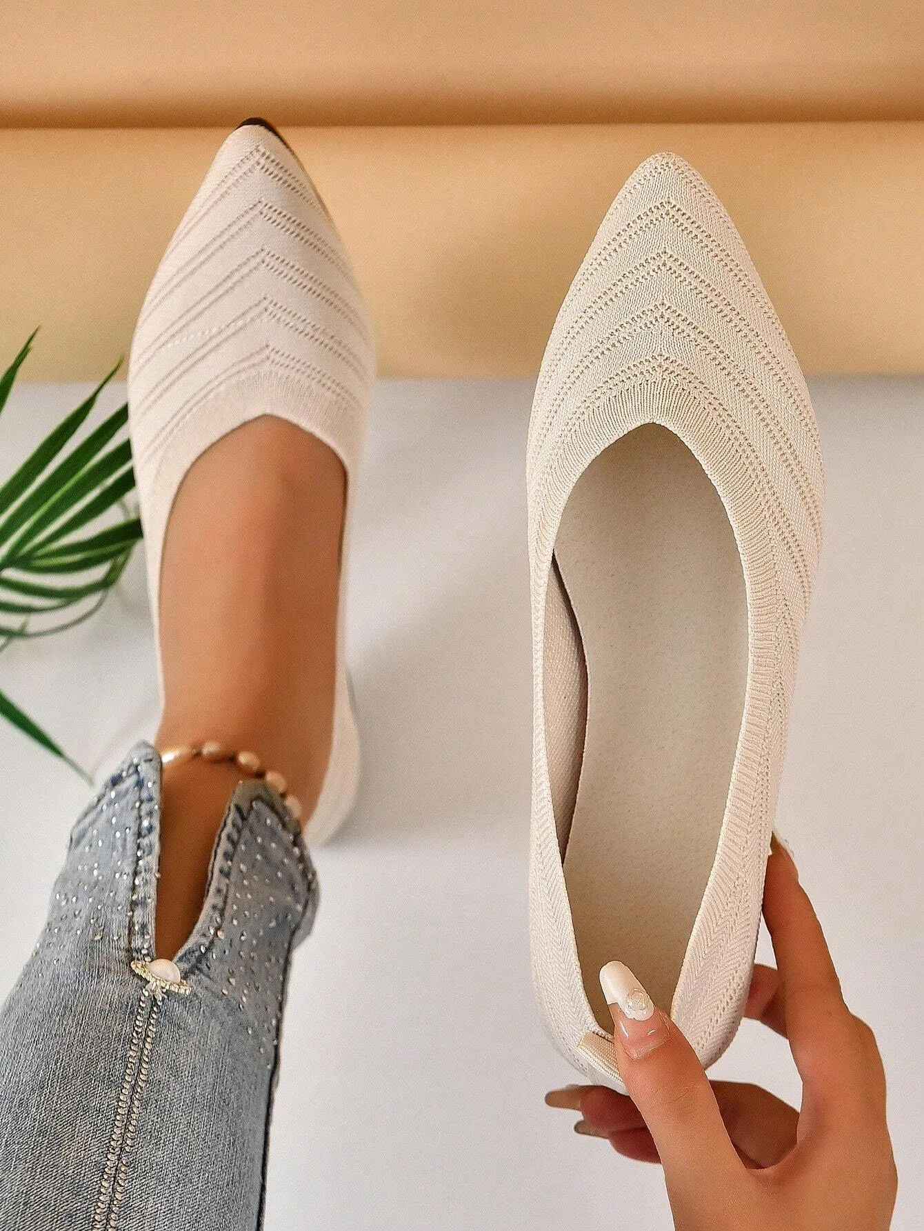 Women's Pointed Toe Flat Shoes Solid Color Knitted Slip on Shoes Casual Breathable Ballet Flats Women Flat Shoes Loafers Women