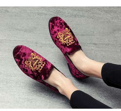 2022 Wedding Dress Shoes Casual Men Loafers New Big Size Lazy Peas shoes Embroidery Moccasins Shoes Suede Leather shoes Zapatos