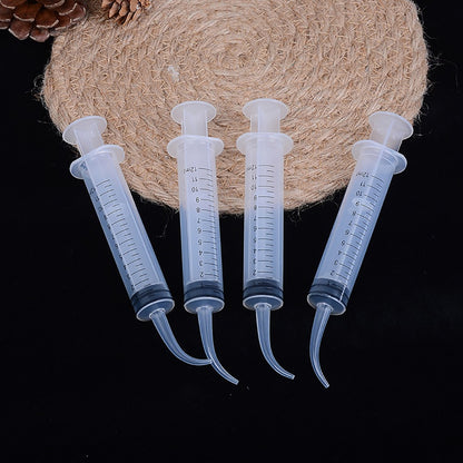 50 Seringas Descartáveis de Irrigação Dental com Ponta Curva 12ml para Uso Odontológico Material Odontológico Diâmetro da Ponta 1.9mm