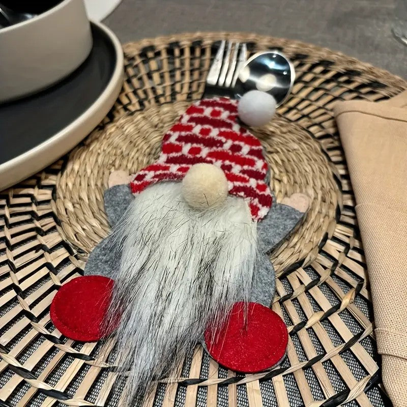 Um conjunto de 6 talheres (garfo e faca) temático de anões com um saco de armazenamento de tecido - talheres xadrez vermelho e branco, adequado para o Natal
