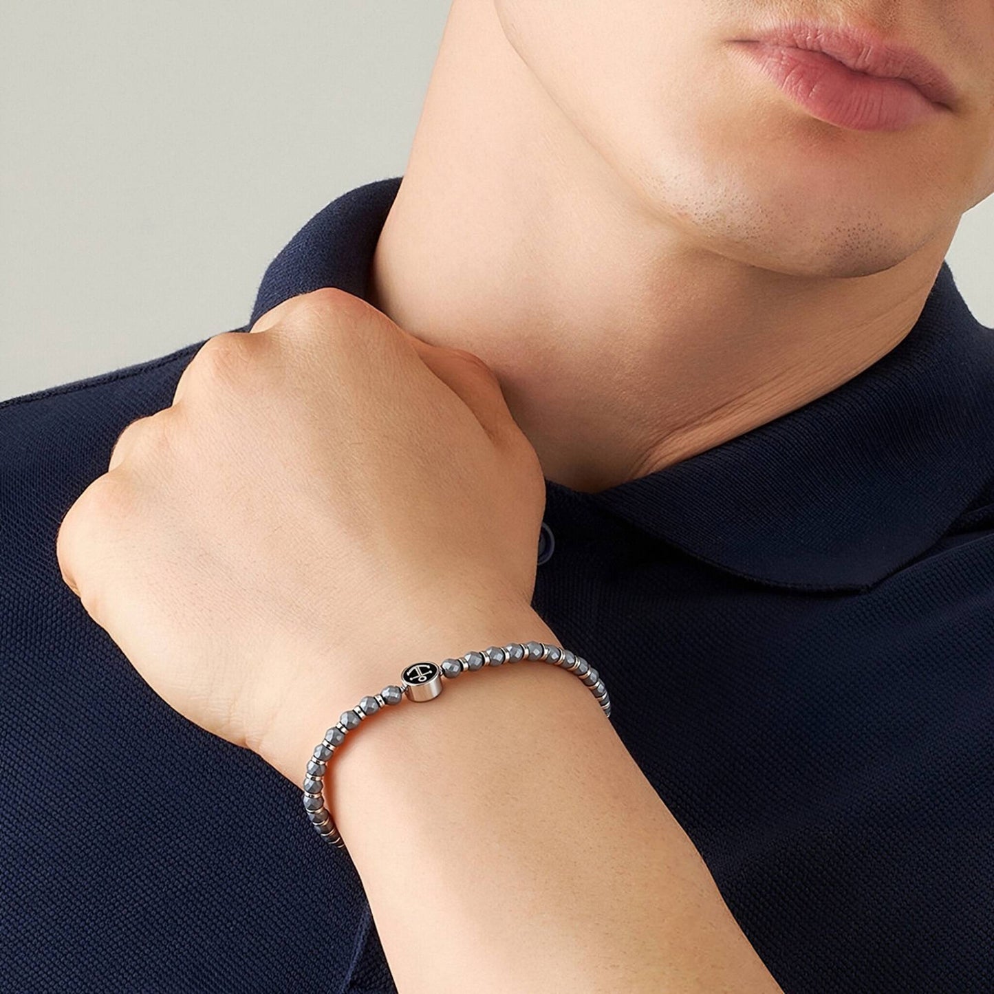 Pulseira Masculina Runda com Pingente Âncora em Hematita Preta Aço Inoxidável Ajustável 22cm Joia de Miçangas com Amuleto da Moda