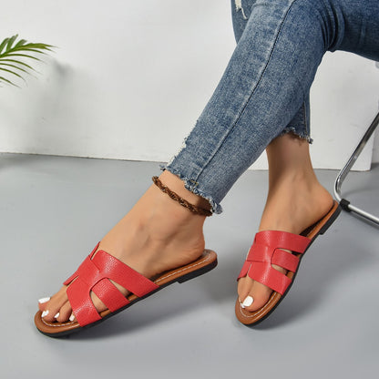 Ladies' Fashionable Casual Flat Sandals 2025 Versatile Outdoor Wear Flat Slippers for Wearing Outside Brand Design Slippers