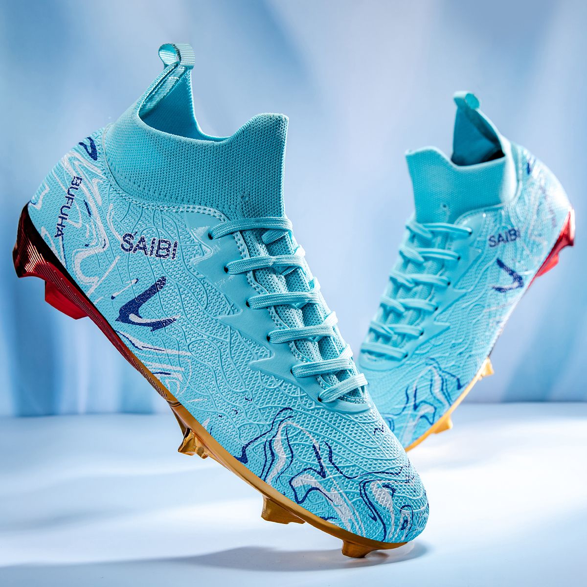 Premium Football Boots Feature Gold Plated Metal SG Studs For Professional Training and Competition Unisex Soccer Cleats