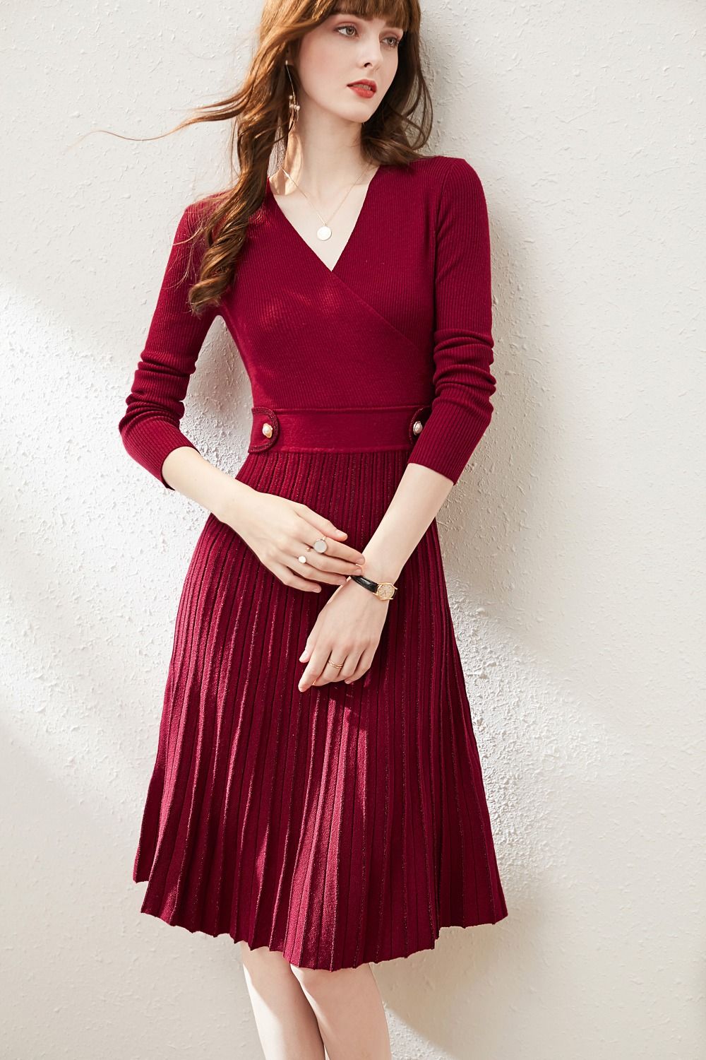 MARKOWO Desinger Brand 2022  Autumn and winter niche wool retro temperament slim V-neck knitted pleated dress