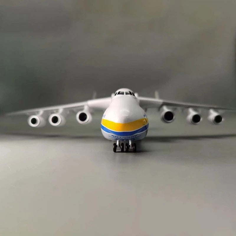 Modelo de Aeronave de Transporte Antonov AN-225 em Escala 1/200 Brinquedos de Aviação Jogos de Miniatura de Plástico e Metal