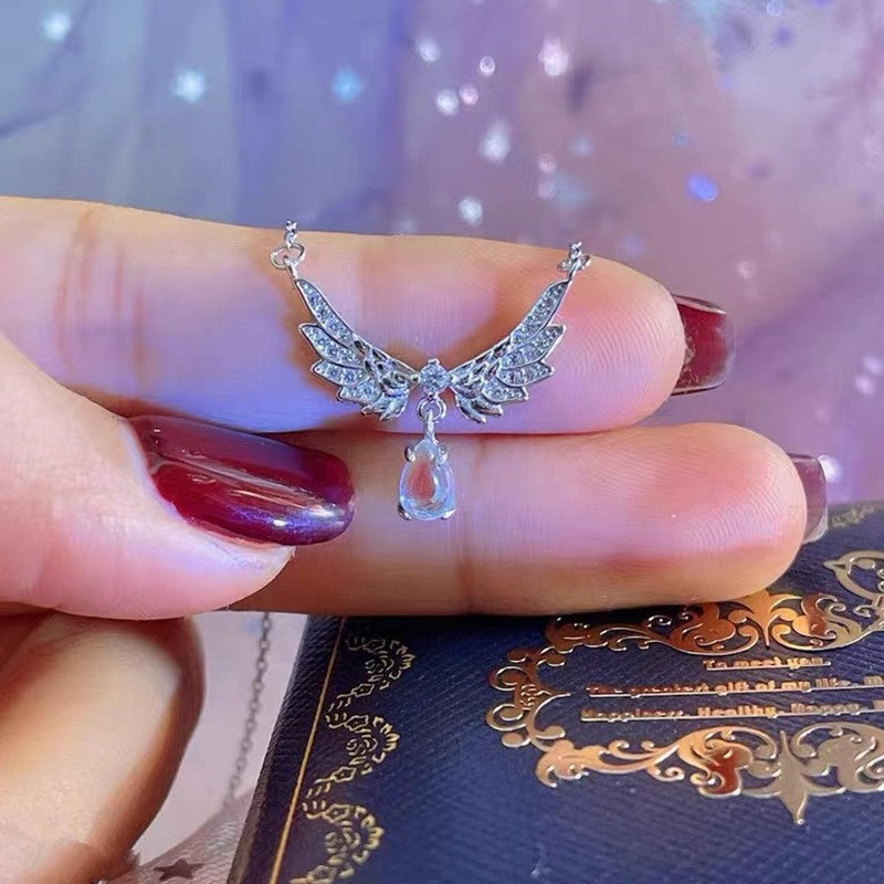 Colares com Pingente em Forma de Coração e Asas de Anjo Cor Prata Zircônia Cúbica 5A Estilo Minimalista Corrente na Clavícula Joias Femininas e para Meninas
