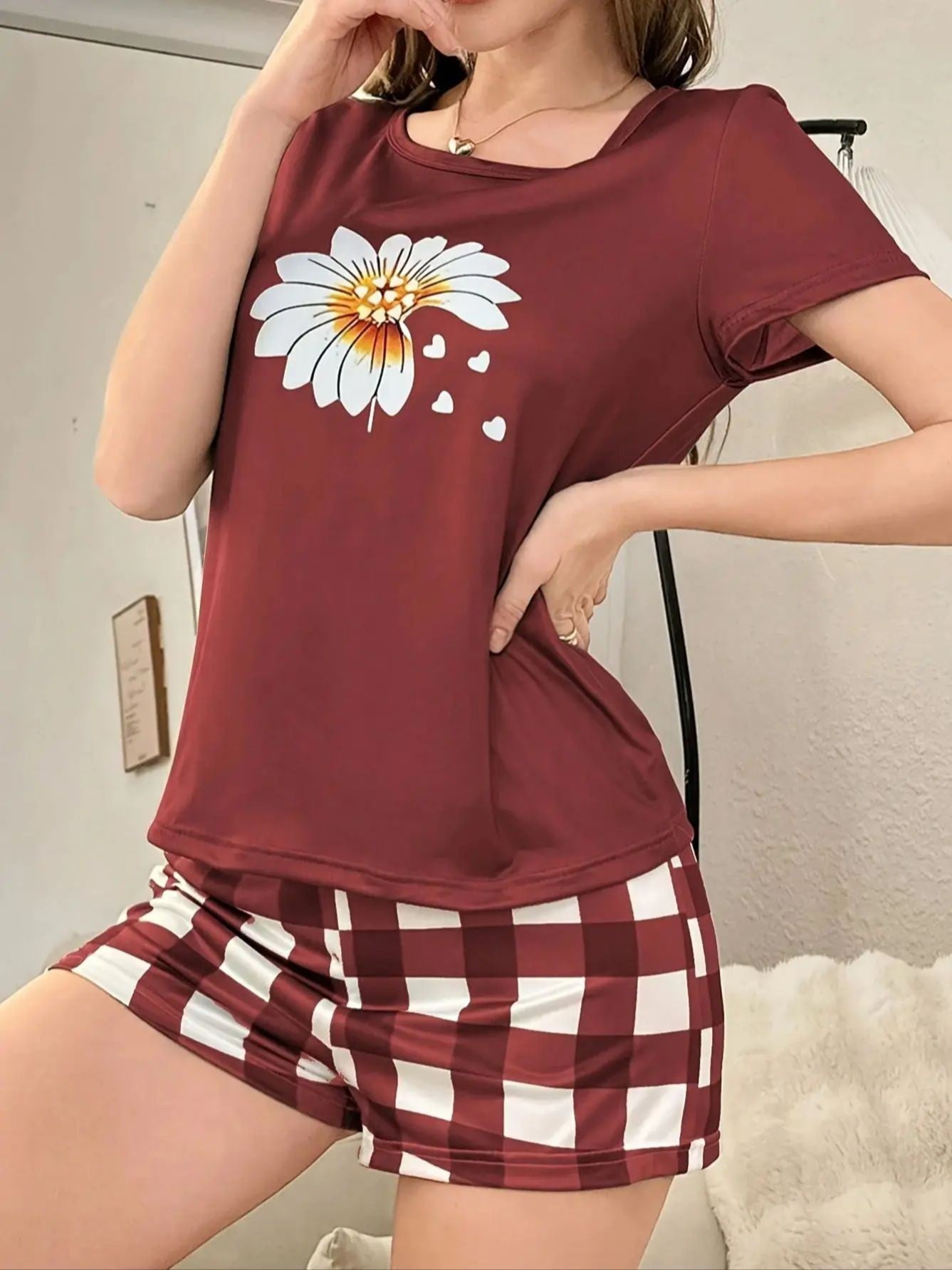 2-Piece Set of Women's Pajamas for All Seasons, Spring and Summer, Elegant Floral Print Shorts and Short-Sleeved Pajamas Set