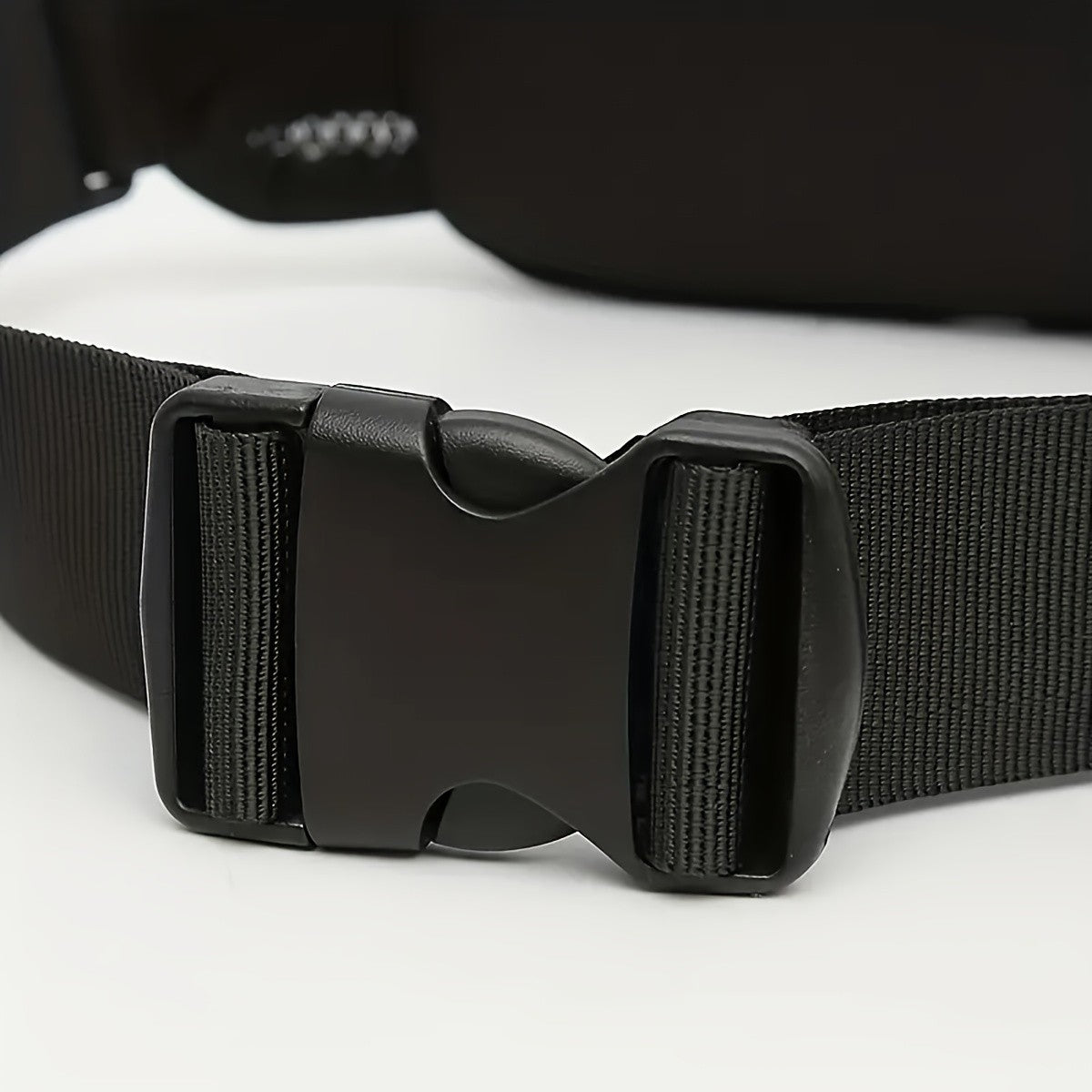 Ultra-thin fashion nylon crossbody bag Lightweight commuter fitness running sports portable waterproof crossbody bag a package