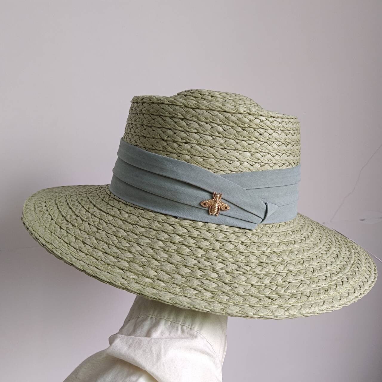 2023 Summer sun hat Lafite grass French straw hat Women's chain decorated straw hat Holiday Sun hat Punk style  beach