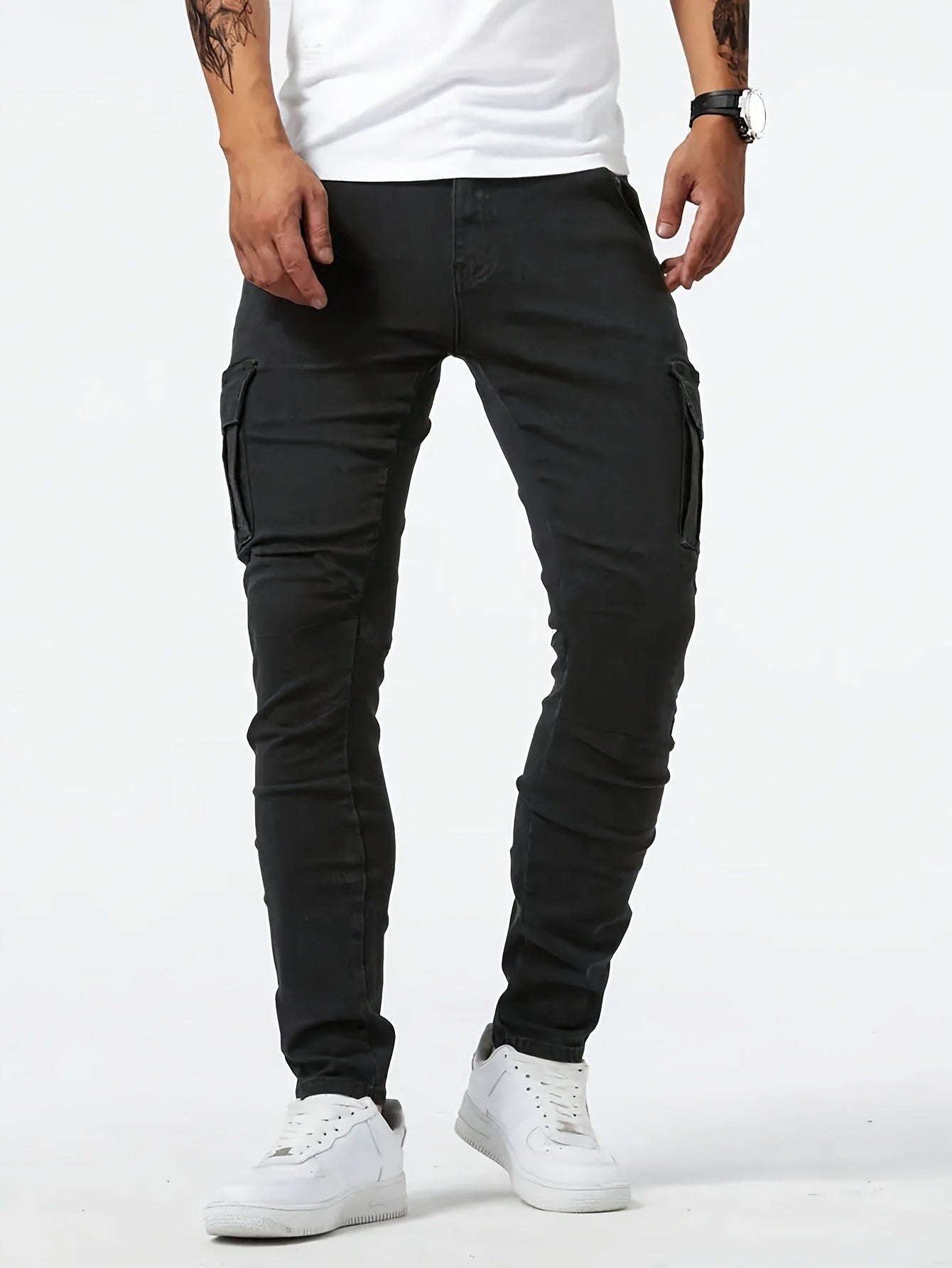 Calça jeans masculina com múltiplos bolsos, estilo casual e perna reta
