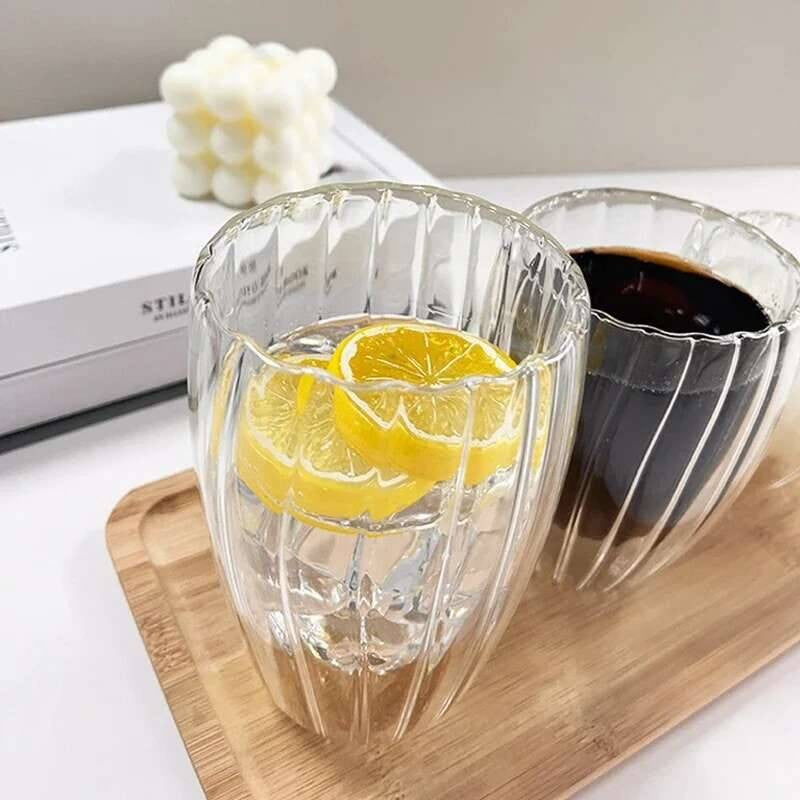 Lançamento 2025: Copo de Vidro Ondulado com Parede Dupla 350/450ml para Café, Chá, Leite, Suco, Cerveja e Água - Resistente ao Calor