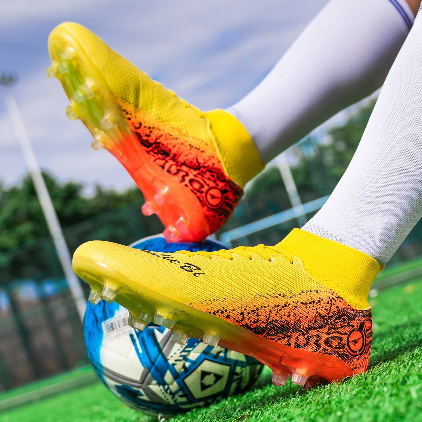 High-top Football Boots, Long Spikes Football Boots, Professional Firm Ground Non-Slipping Training Soccer Cleats for Big Boys