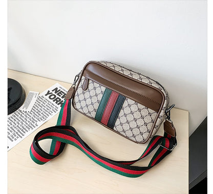 Casual Lightweight Sling Bag with Color Block Strap for Men PU Leather Messenger Bag Trend Wide Strap Crossbody Bags Designer