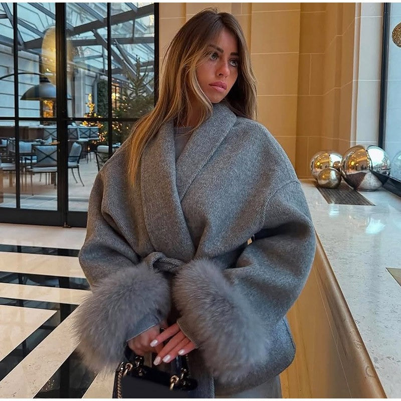 Casaco Curto de Lã Liso com Amarração para Mulheres Elegante Solto Lapela Peluda Cinto Manga Longa Jaqueta Outono 2025 Feminino Casual