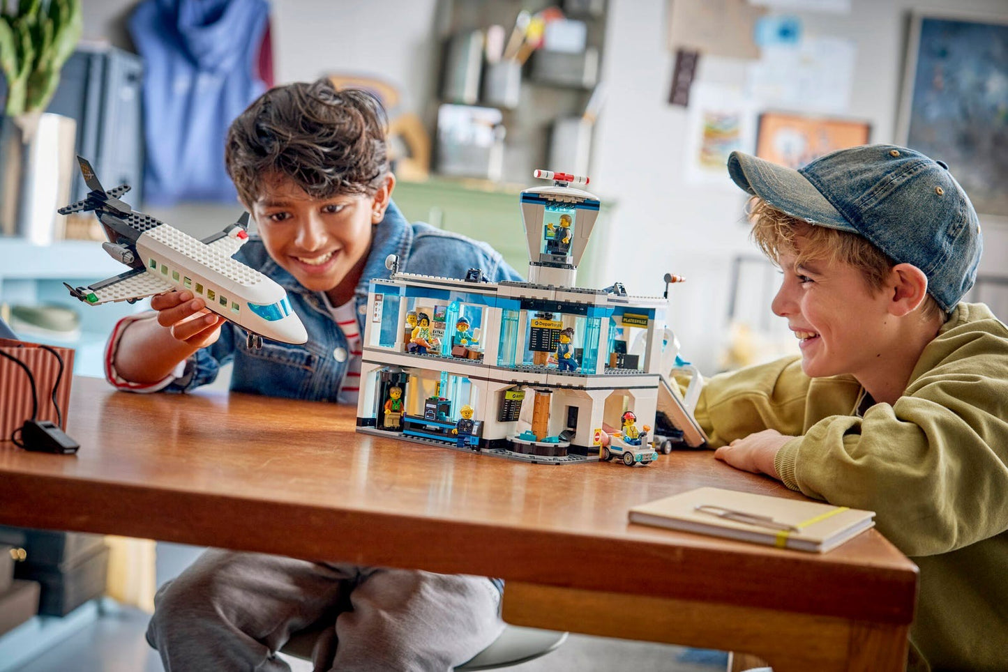 ?Pré-venda em jan.?LEGO® City Aeroporto com Avião (60502) Kit de Montar para Crianças a partir de 8 anos 887 Peças Presente de Aniversário Natal