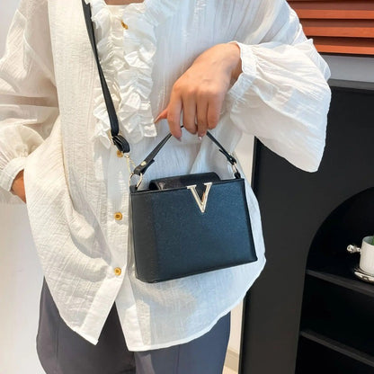 Luxury Women's Tote Bag, Chic V Shaped Stylish Pu Leather Bucket Bag, Top Cover Handbag Women Shoulder Crossbody Bags for Woman