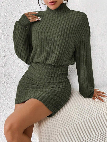 The new autumn style of the tight-fitting long-sleeved high-neck striped knitted sexy dress