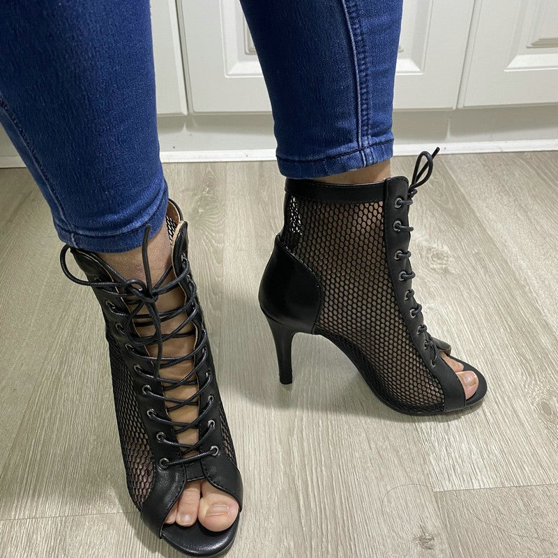 Novas Sandálias Femininas de Salto Alto Sexy Vazadas em Tela Tendência da Moda Verão Conforto Peep Toe Botas Stilettos Jazz Dance Tamanhos Grandes