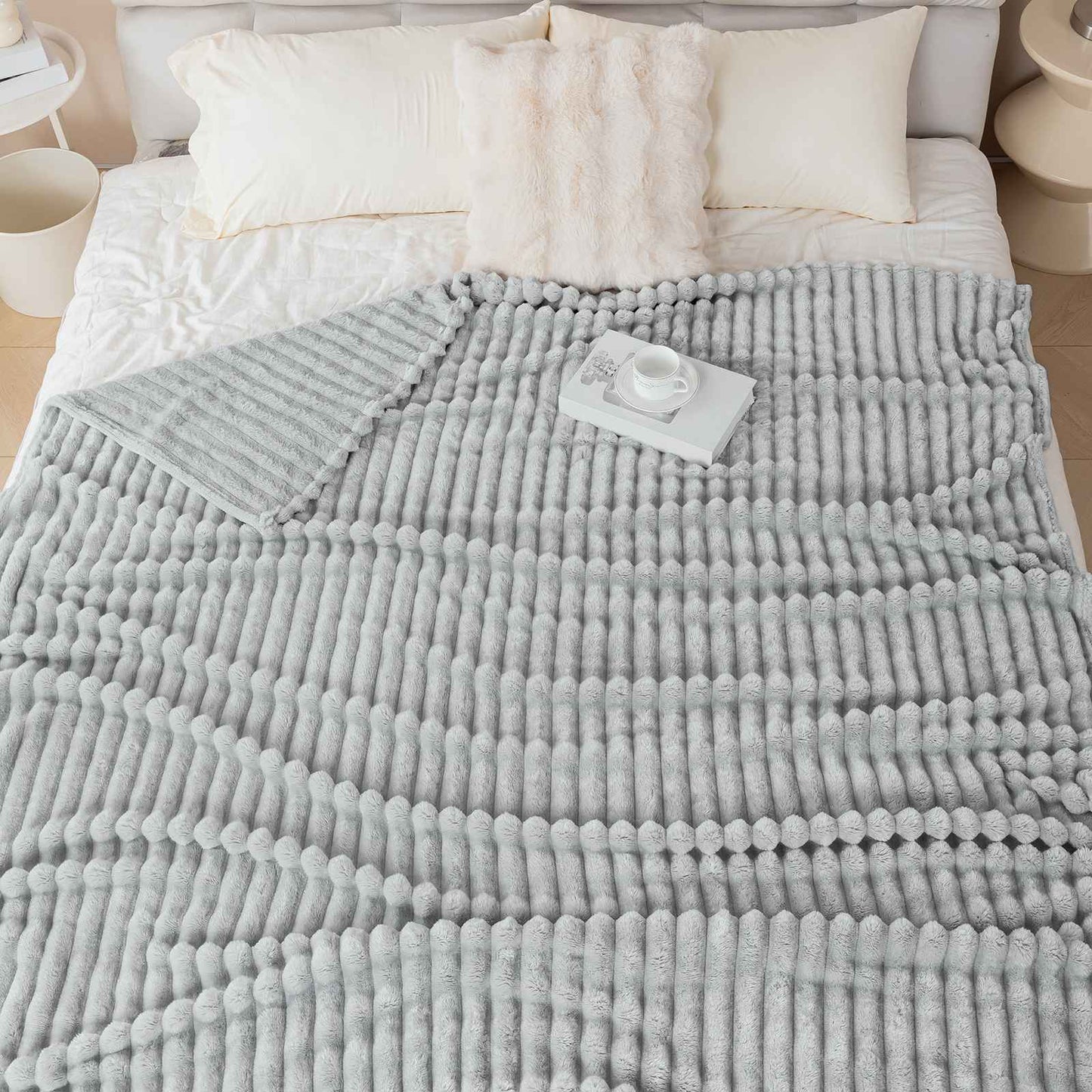 1pc soft and skin friendly warm blanket, suitable for bedrooms, sofa covers, camping and travel, multifunctional blanket